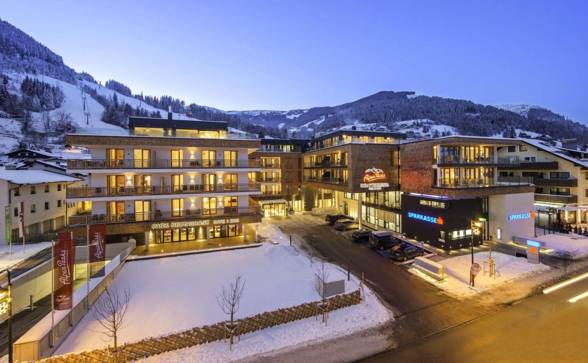 Low Budget Apartment Centrum – Steinbock Lodges Zell am See Exterior foto